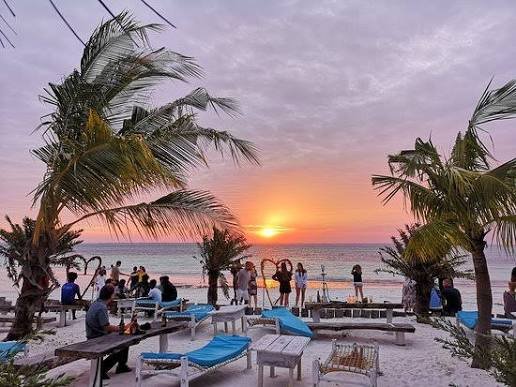 Full-Day Mtende Beach, Kuza Cave, The Rock Restaurant & Kae Funk Tour - thumbnail 5